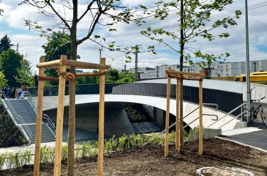 Fuß- und Radwegbrücke über die Offenbachstraße