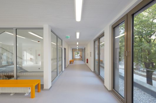 Flur und Treppenhaus im Schulbereich 1.Obergeschoss