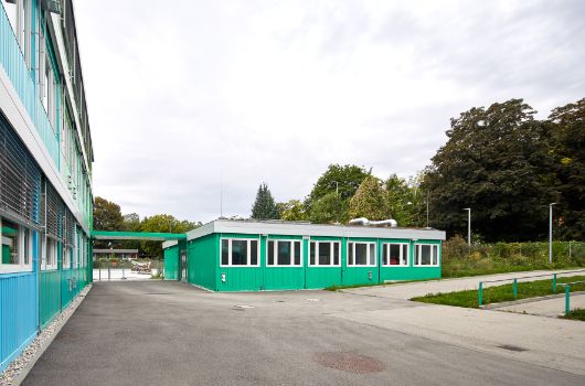 Blick vom Innenhof auf den Anbau