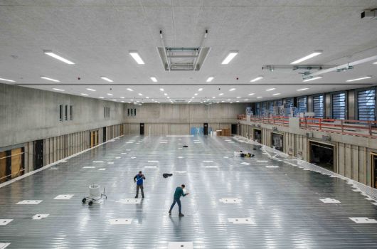Bodenheizungsarbeiten in der Sporthalle des Gymnasiums