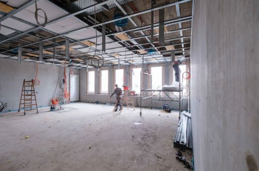 Decken- und Elektroarbeiten im Obergeschoss Gymnasium