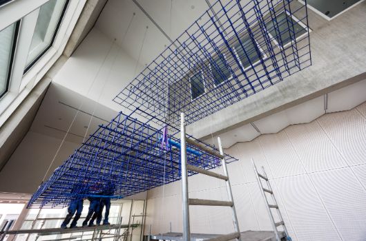 Kunst am Bau - Montage Blaue Wolke Gymnasium 