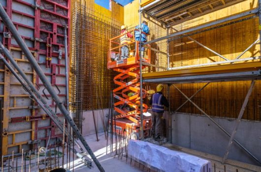 Vorbereitungen Wandschalungsarbeiten am Gymnasium
