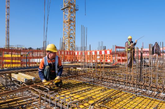 Eisenflechtarbeiten im Erdgeschoss des Gymnasiums