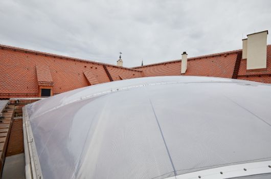 Historische Dachlandschaft des Schulgebäudes