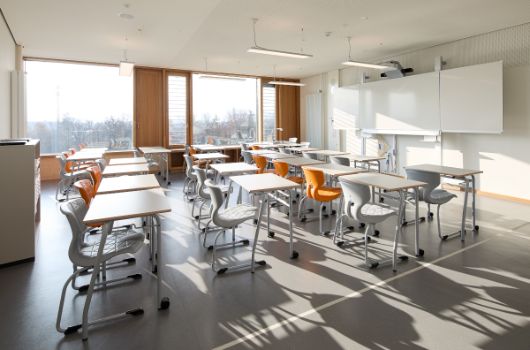 Blick in einen Klassenraum