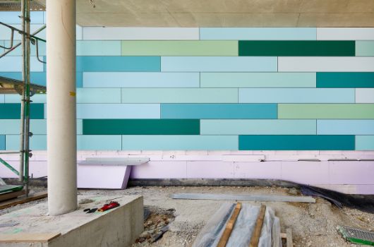 Fassadenausschnitt Turnhalle