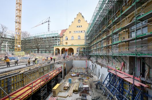 Turnhalle im Innenhof