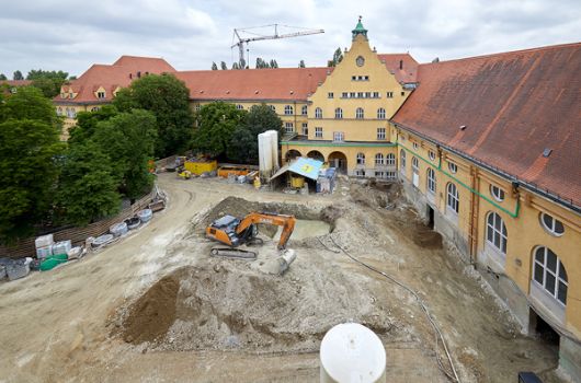 Spezialtiefbauarbeiten im Innenhof 