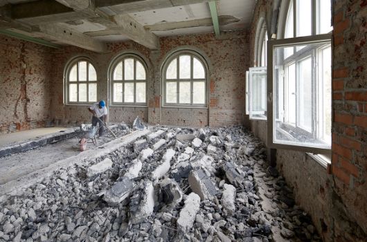 Boden- und Deckenabbrüche