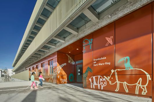 Eingang zur Grundschule