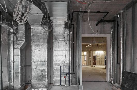 Lüftungskanäle Grundschule Mehrzweckraum