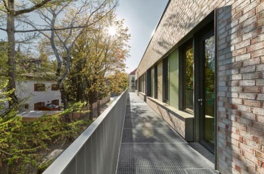 Südseite Neubau 1. Obergeschoss Fluchtbalkon