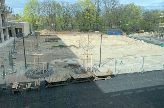 Freie Fläche für den zukünftigen Allwetterplatz und weitere Pausenflächen 