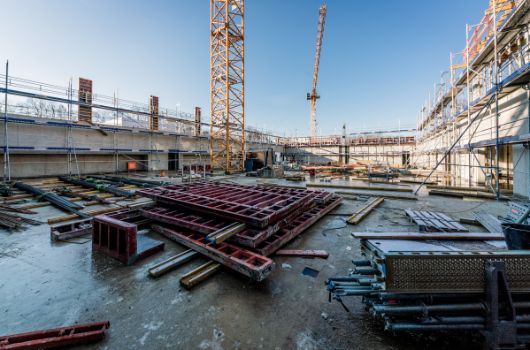 Sporthalle im Untergeschoss