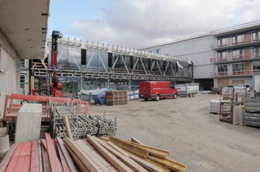 Westfassade Mensa / Sporthalle