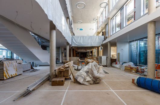 Erschließungshalle als verbindendes Element