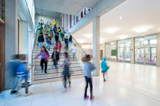 Eingangshalle mit Treppenaufgang