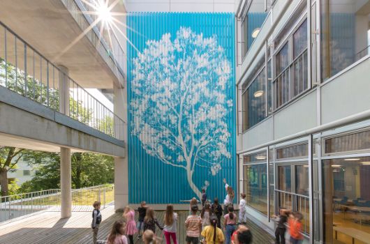 Lebensgroßes Portrait einer Esche von Ilse Haider