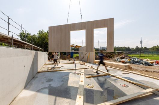 Aufstellen der Holzwände