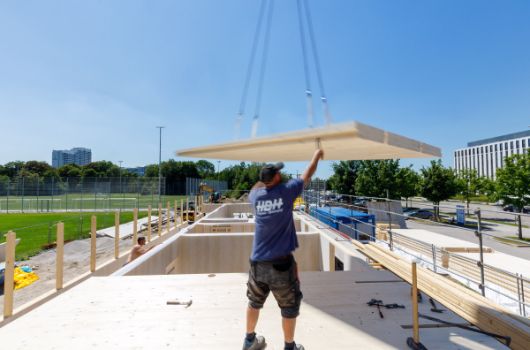 Montage der Deckenelemente