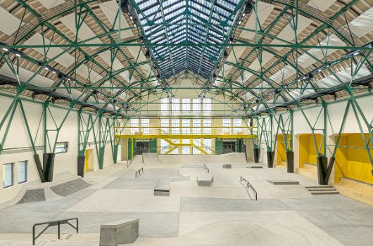 Blick in die Halle der ehemaligen Eggenfabrik 
