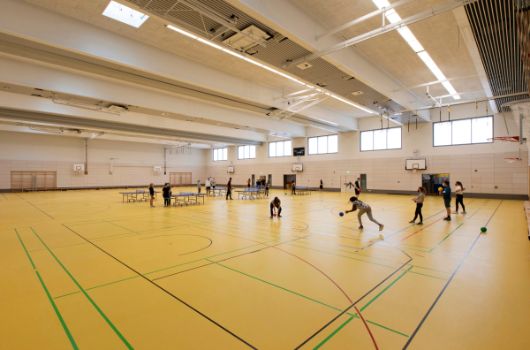 Ansicht der Dreifachsporthalle