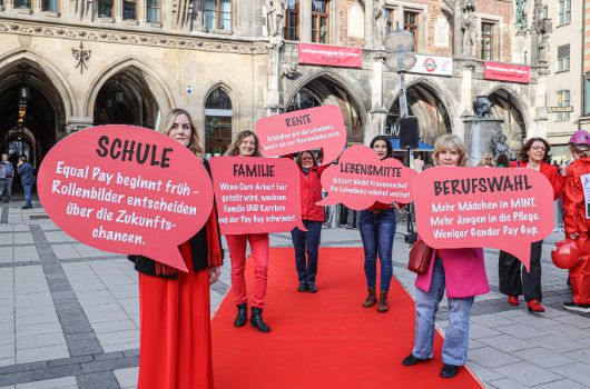 Bündnis Partnerinnen mit Sprechblasen