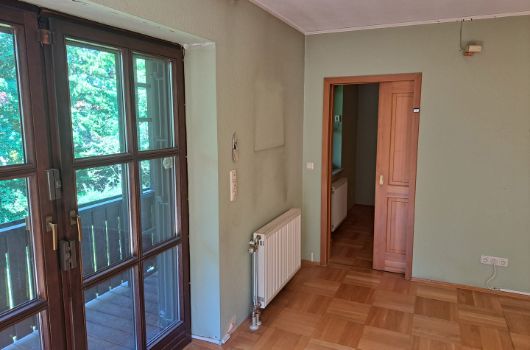 Ludwig-Ganghofer36 - Blick vom Schlafzimmer zum Ankleidezimmer