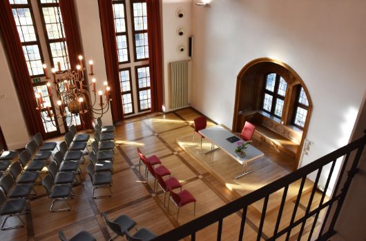 Der historische Sitzungssaal aus der Vogelperspektive