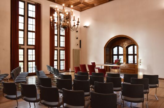 Der historische Sitzungssaal aus Sicht der Gäste