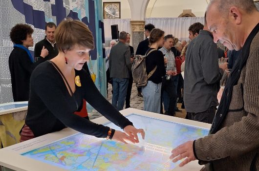 STEP_Touchtables_JA 2025