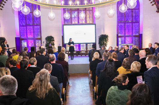 Moderatorin Merve Navruz