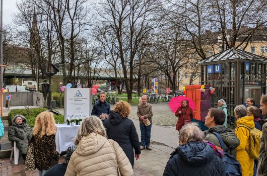 Rede zur Enthüllung des Bücherschranks am Kolumbusplatz