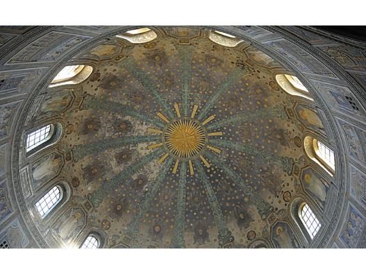 Kuppel der Trauerhalle im Westfriedhof