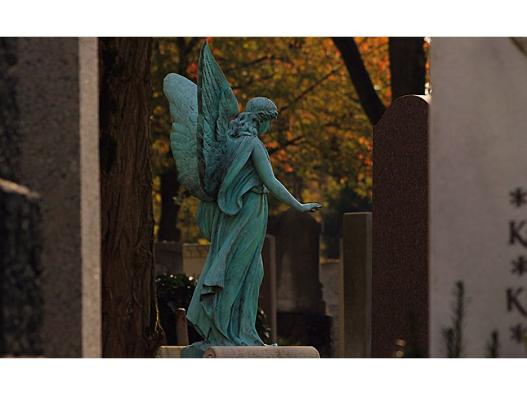 Gräber im Friedhof Sendling